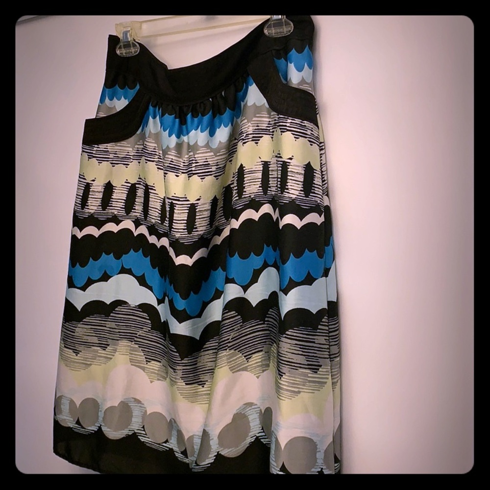 KOHLS Versatile Knee-Length Skirt 💙🤍